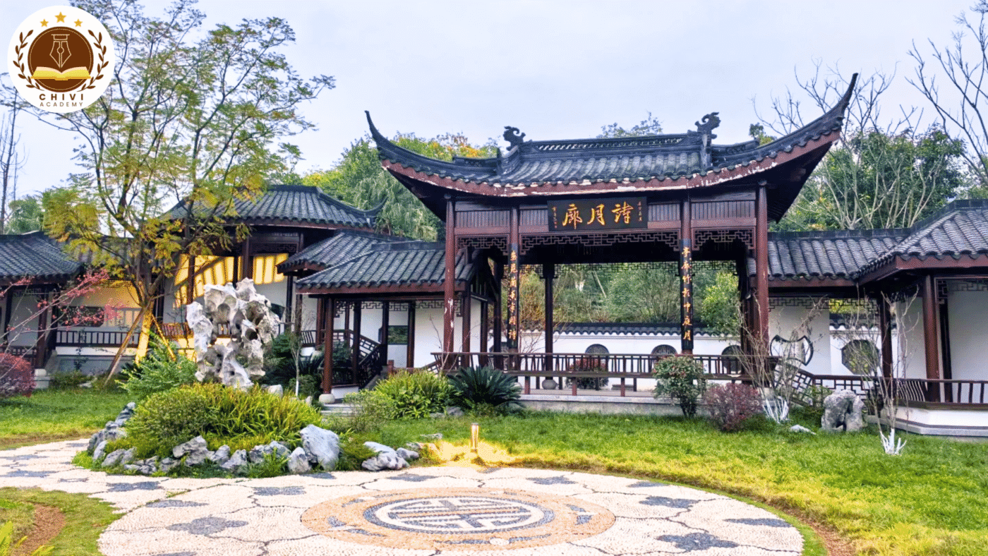 Không gian kiến trúc truyền thống trong khuôn viên Học viện Kỹ thuật nghề Lô Châu
